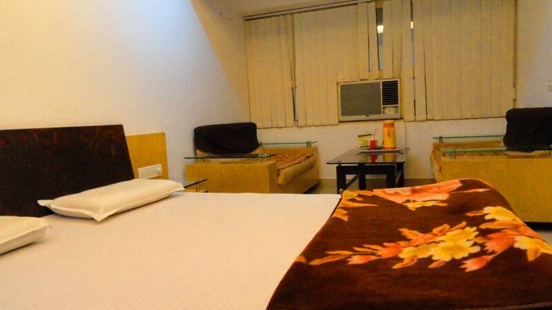 Hotel Bharat Palace, Neemach 4